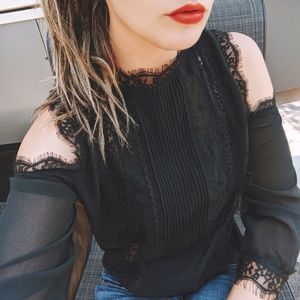 Storia Cold Shoulder Top